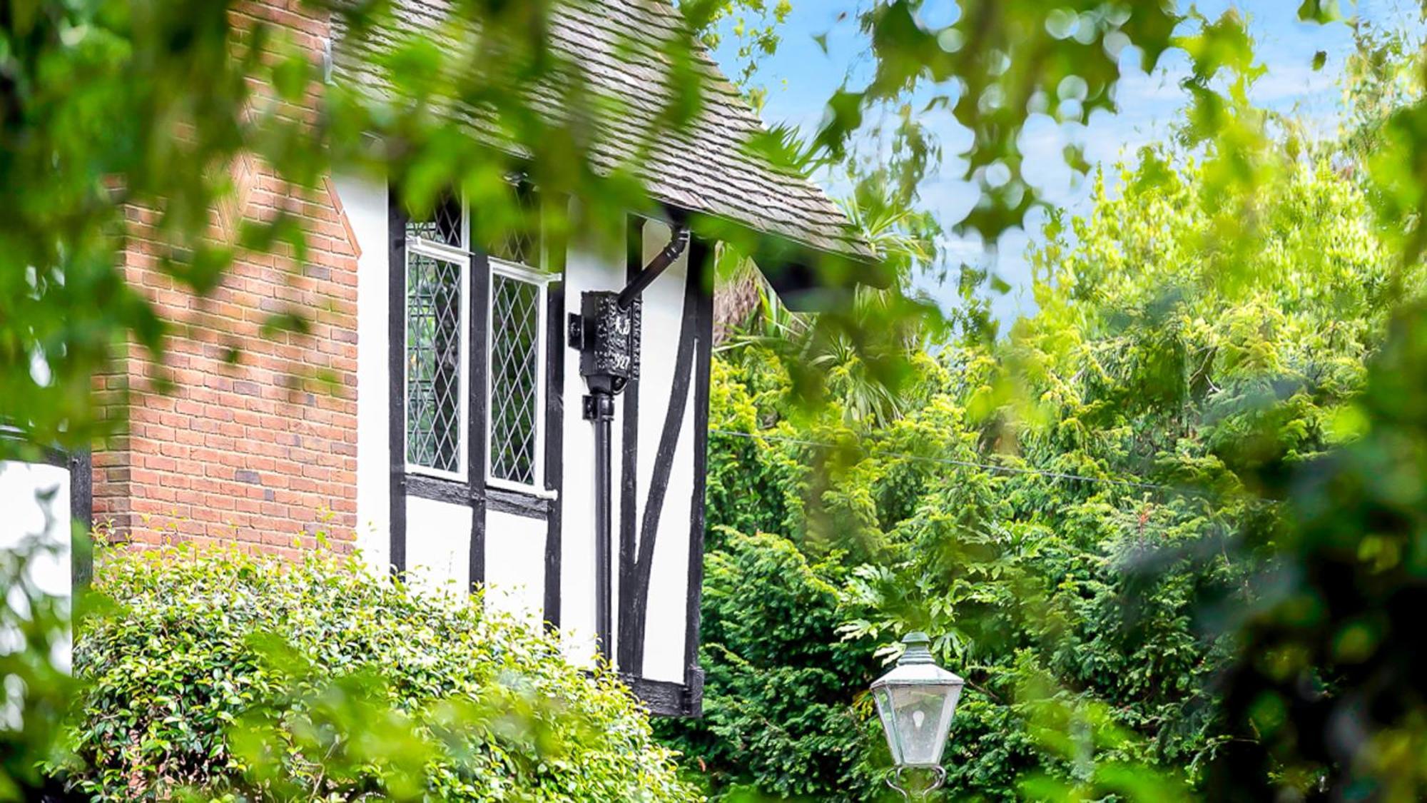 Tudor Grange ボーンマス エクステリア 写真